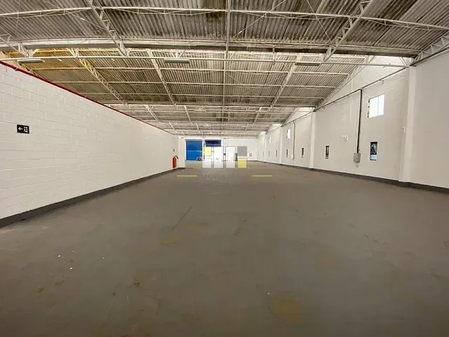 Galpão / Barracão com 1775m², para alugar, no bairro Chácaras Reunidas Anhangüera (Nova Veneza) em Sumaré