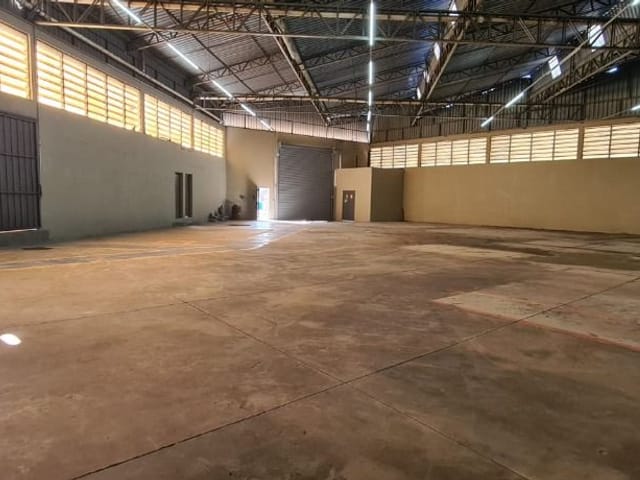 Galpão / Barracão com 700m², para alugar, no bairro Paraíso (Polvilho) em Cajamar
