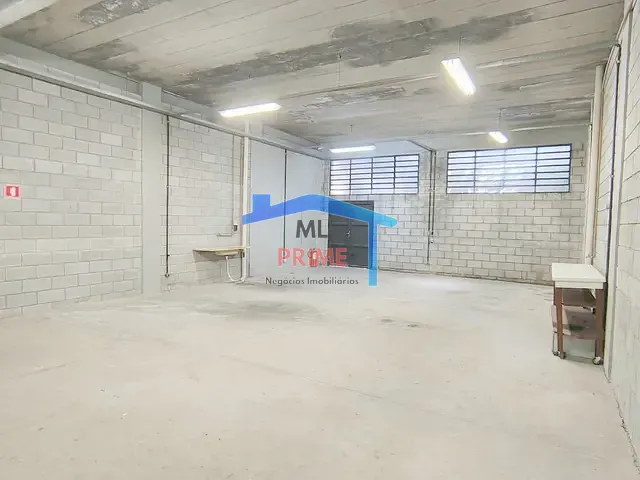Galpão / Barracão com 335m², para alugar, no bairro Vila Oratório em São Paulo