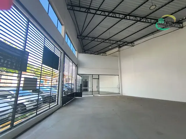 Galpão / Barracão com 323m², para alugar, no bairro Jardim Cristina em Campinas