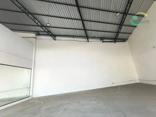 Galpão / Barracão com 323m², para alugar, no bairro Jardim Cristina em Campinas