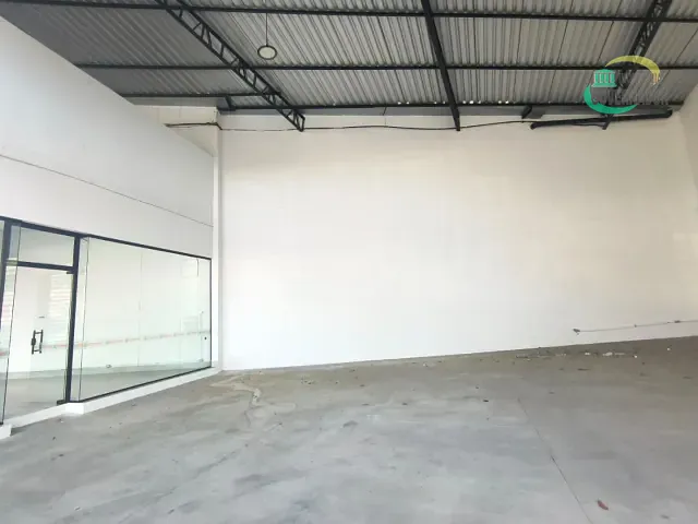 Galpão / Barracão com 323m², para alugar, no bairro Jardim Cristina em Campinas