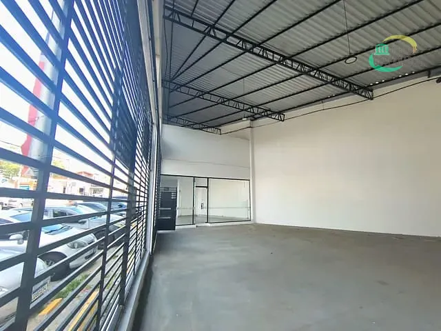 Galpão / Barracão com 323m², para alugar, no bairro Jardim Cristina em Campinas