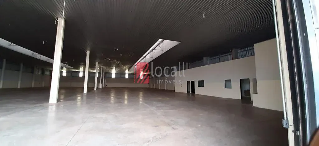 Galpão / Depósito / Armazém  à venda, 3000m² — foto 2 de 23