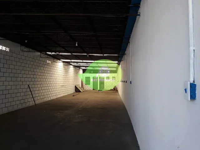 Galpão / Barracão com 180m², à venda, no bairro Vila Santana em Sorocaba