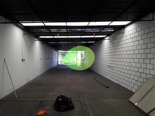 Galpão / Barracão com 180m², à venda, no bairro Vila Santana em Sorocaba