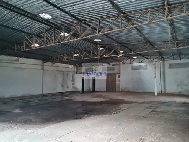 Galpão / Barracão com 326m², para alugar, no bairro Jardim Bom Pastor em Santo André