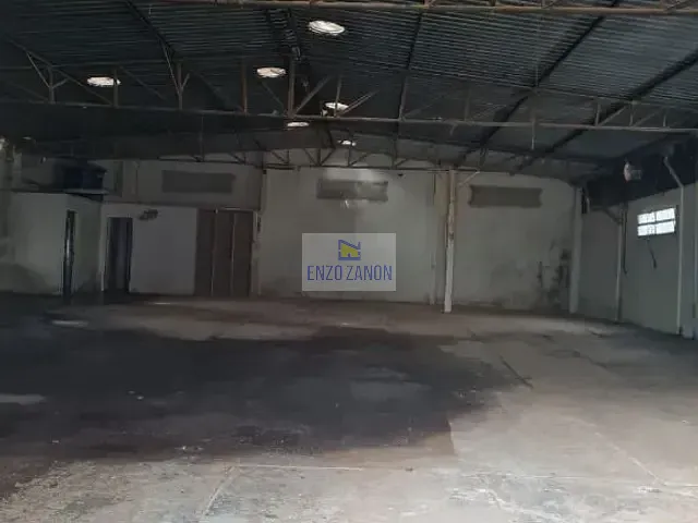Galpão / Barracão com 326m², para alugar, no bairro Jardim Bom Pastor em Santo André