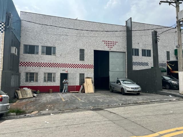 Galpão / Barracão com 500m², para alugar, no bairro Jardim Santa Marta (Fazendinha) em Santana de Parnaíba