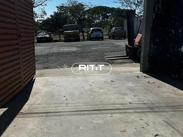 Galpão / Barracão com 300m², para alugar, no bairro Parque Santa Bárbara em Campinas