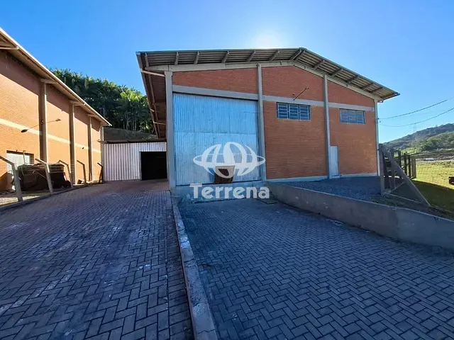 Galpão / Barracão com 700m², para alugar, no bairro Belchior Baixo em Gaspar