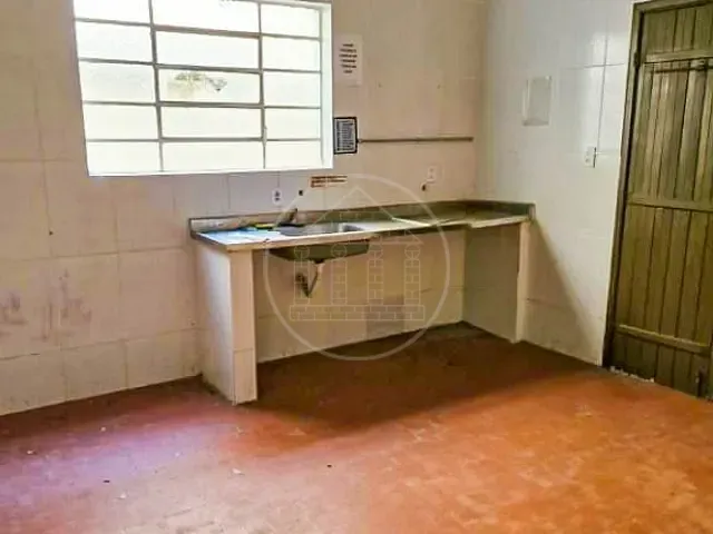 Galpão / Barracão com 300m², para alugar, no bairro Vila Campo Grande em São Paulo
