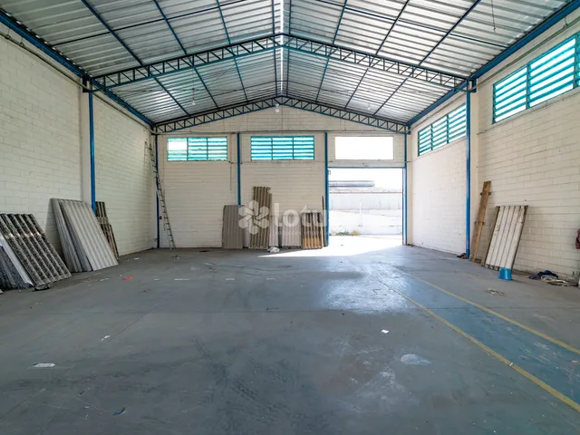 Galpão / Barracão com 1000m², para alugar, no bairro Jardim da Várzea em Santana de Parnaíba