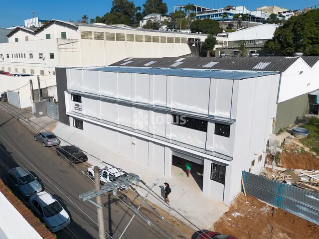 Galpão / Barracão com 500m², para alugar, no bairro Chácara do Solar I (Fazendinha) em Santana de Parnaíba