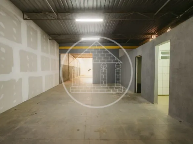 Galpão / Barracão com 375m², para alugar, no bairro Socorro em São Paulo