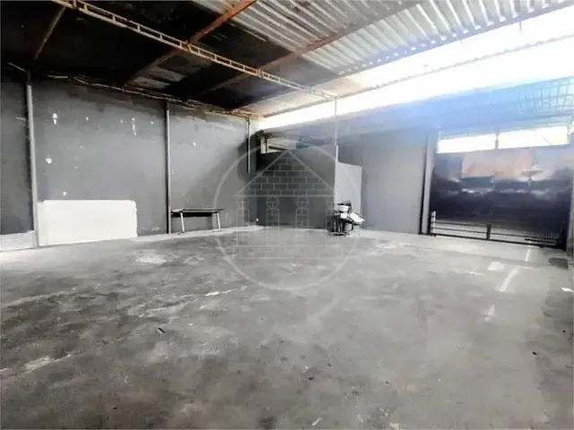 Galpão / Barracão com 375m², para alugar, no bairro Socorro em São Paulo