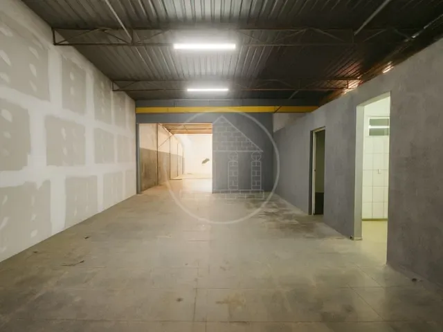 Galpão / Barracão com 375m², para alugar, no bairro Socorro em São Paulo