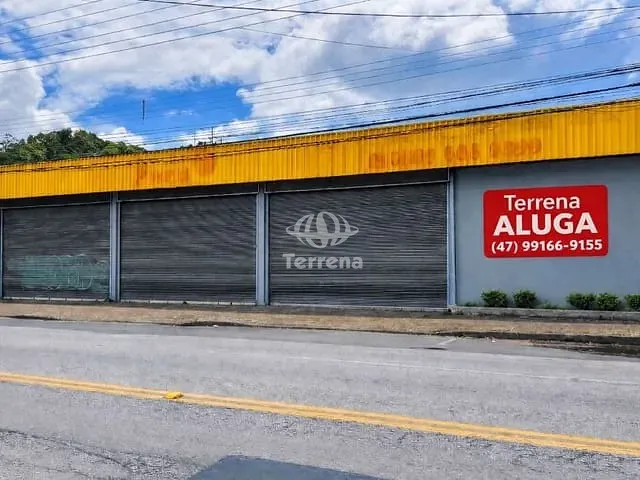 Galpão / Barracão com 1800m², para alugar, no bairro Vorstadt em Blumenau