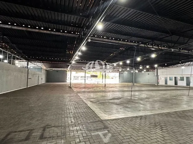 Galpão / Barracão com 1800m², para alugar, no bairro Vorstadt em Blumenau