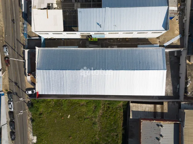 Galpão / Barracão com 1000m², para alugar, no bairro Jardim da Várzea em Santana de Parnaíba