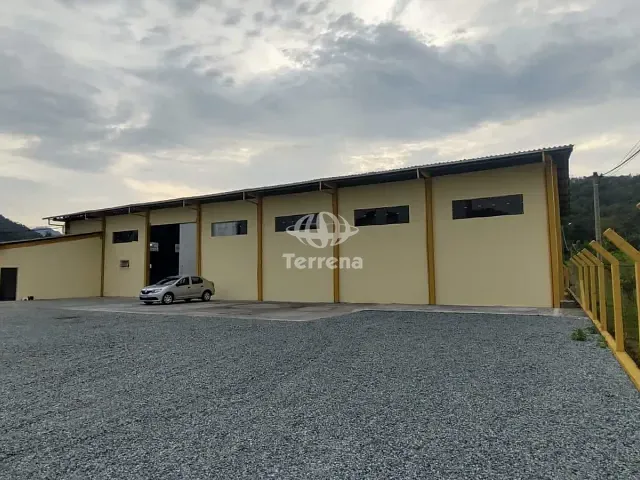 Galpão / Barracão com 3500m², para alugar, no bairro Fidélis em Blumenau