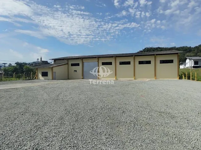 Galpão / Barracão com 3500m², para alugar, no bairro Fidélis em Blumenau