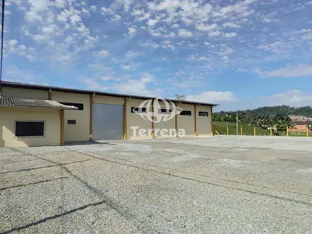 Galpão / Barracão com 3500m², para alugar, no bairro Fidélis em Blumenau