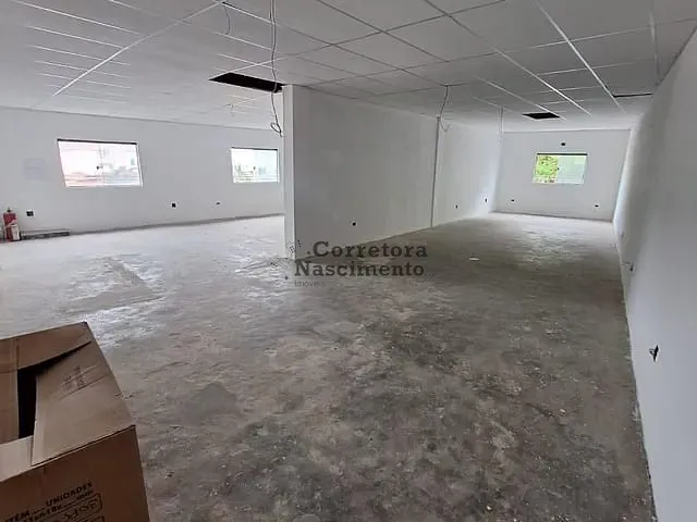 Galpão / Barracão com 143m², para alugar, no bairro Jardim Paraíba em Jacareí