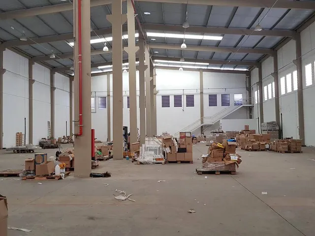 Galpão / Barracão com 2100m², à venda, no bairro Jardim da Várzea em Santana de Parnaíba