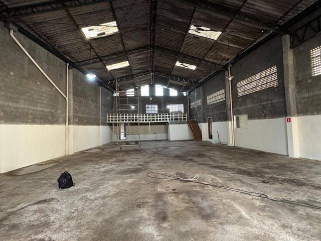 Galpão / Barracão com 1000m², à venda ou para alugar, no bairro Vila Amália em São Paulo