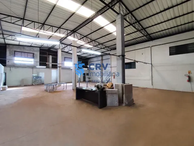 Galpão / Barracão com 800m², à venda ou para alugar, no bairro Indústrias Leves em Londrina