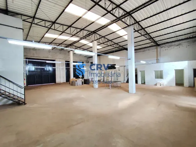 Galpão / Barracão com 800m², à venda ou para alugar, no bairro Indústrias Leves em Londrina