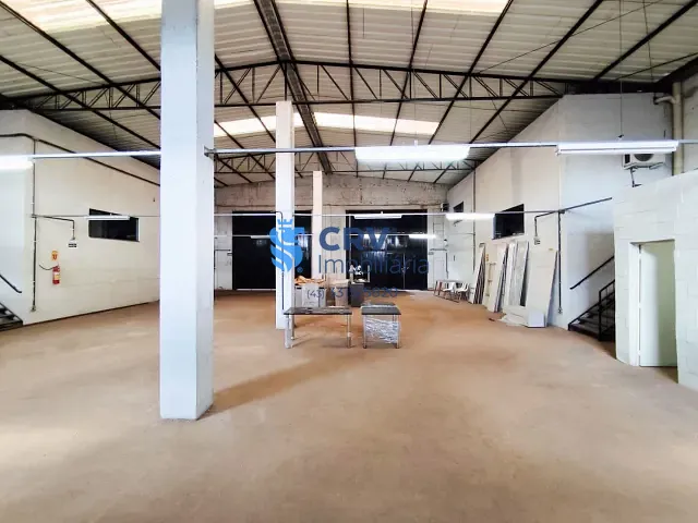 Galpão / Barracão com 800m², à venda ou para alugar, no bairro Indústrias Leves em Londrina