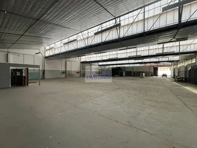 Galpão / Barracão com 2851m², para alugar, no bairro Jardim Bom Pastor em Santo André