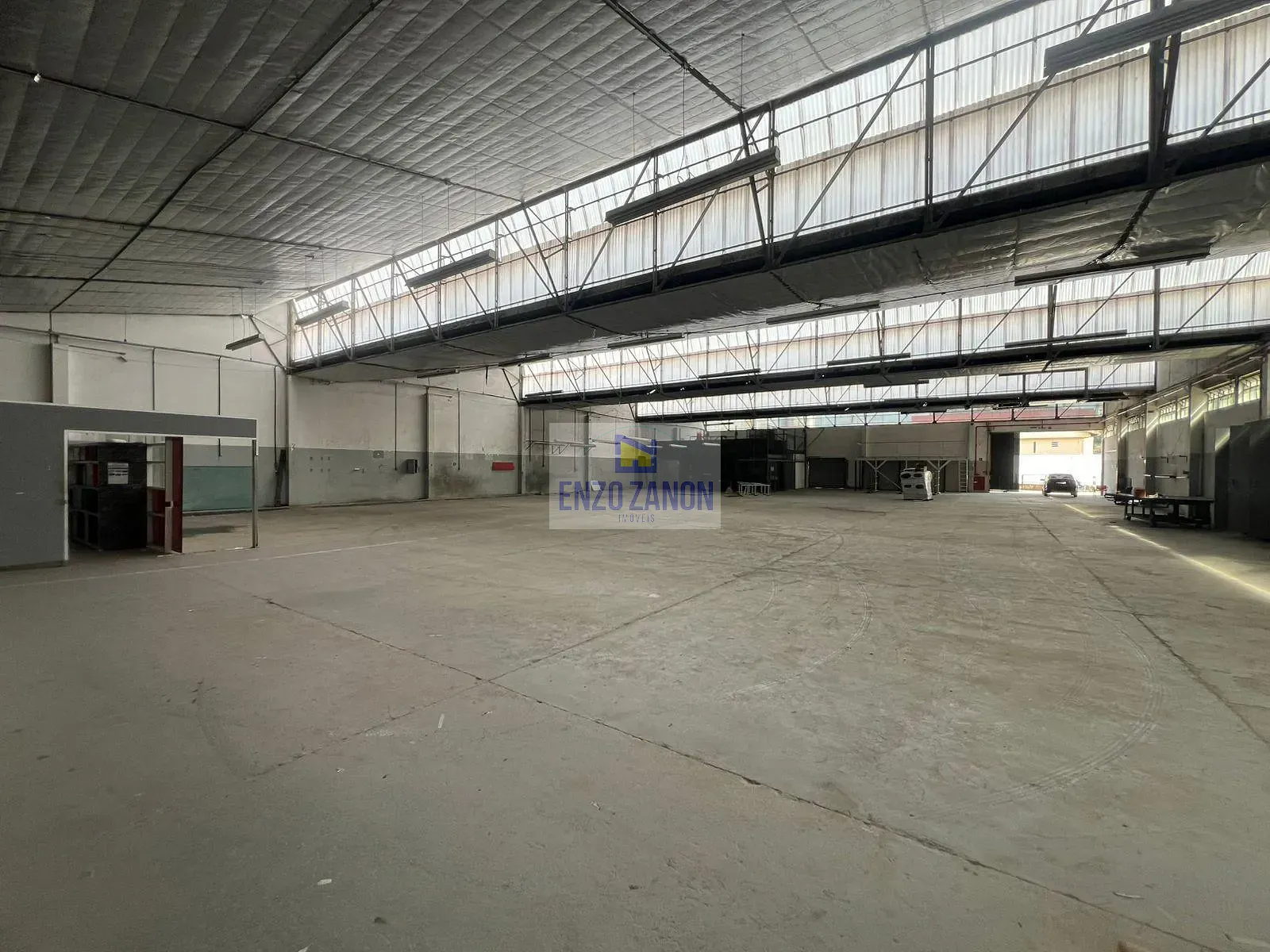 Depósito-Galpão, 1735 m² - Foto 1