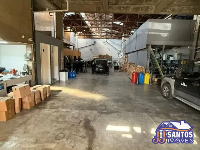 Galpão / Barracão com 762m², para alugar, no bairro Vila Anastácio em São Paulo