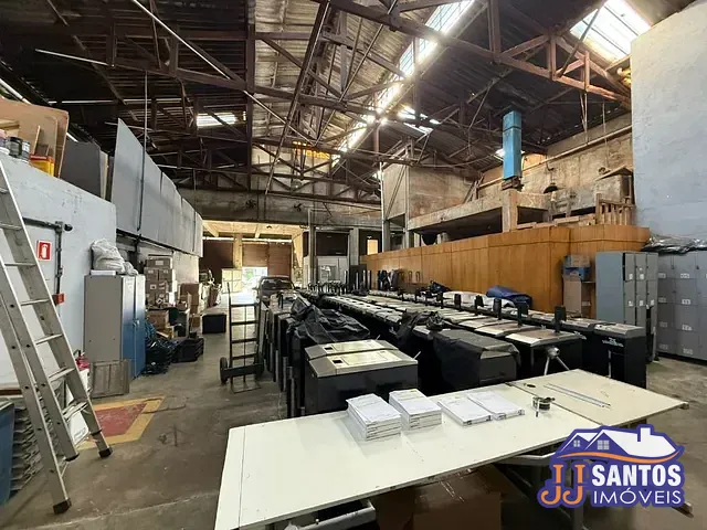 Galpão / Barracão com 762m², para alugar, no bairro Vila Anastácio em São Paulo
