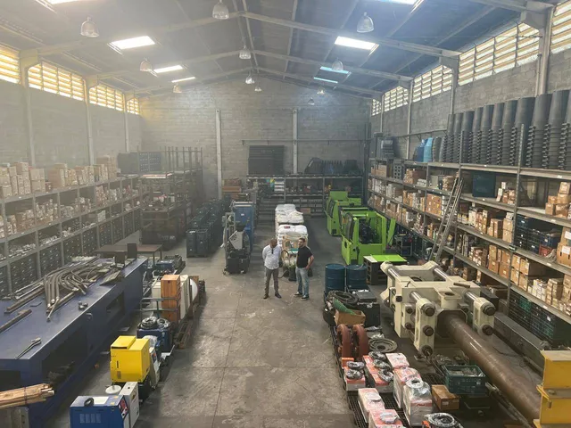 Galpão / Barracão com 500m², à venda, no bairro Jardim Santa Marta (Fazendinha) em Santana de Parnaíba