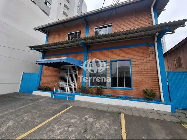 Galpão / Barracão com 573m², para alugar, no bairro Centro em Blumenau