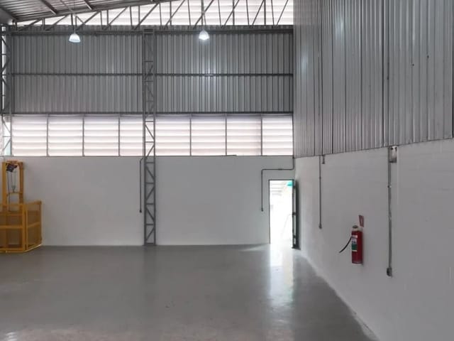Galpão / Barracão com 489m², à venda, no bairro Chácara do Solar I (Fazendinha) em Santana de Parnaíba