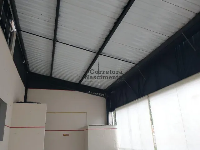 Galpão / Barracão com 130m², à venda, no bairro Vila Pinheiro em Jacareí