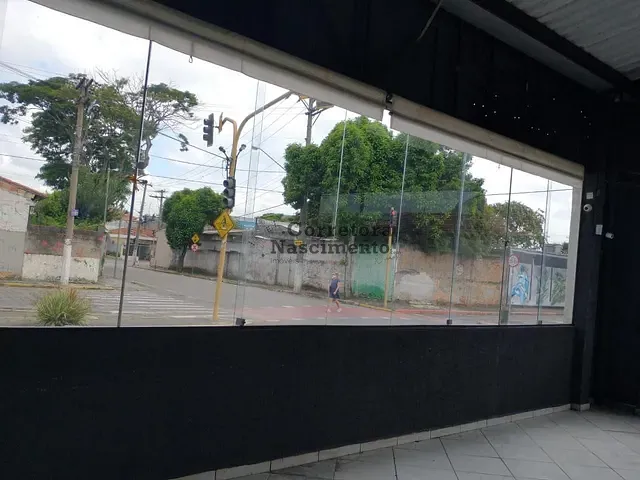 Galpão / Barracão com 130m², à venda, no bairro Vila Pinheiro em Jacareí