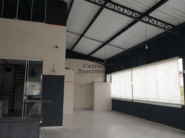 Galpão / Barracão com 130m², à venda, no bairro Vila Pinheiro em Jacareí