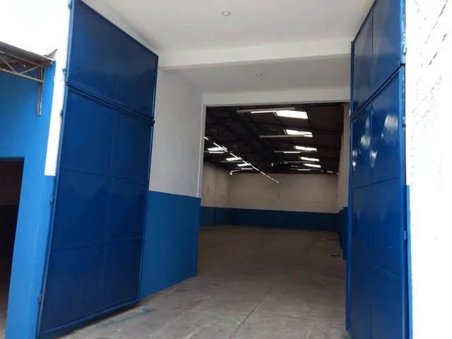 Galpão / Barracão com 500m², para alugar, no bairro Jardim Santa Marta (Fazendinha) em Santana de Parnaíba