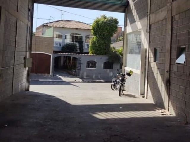 Galpão / Barracão com 256m², à venda, no bairro Rochdale em Osasco