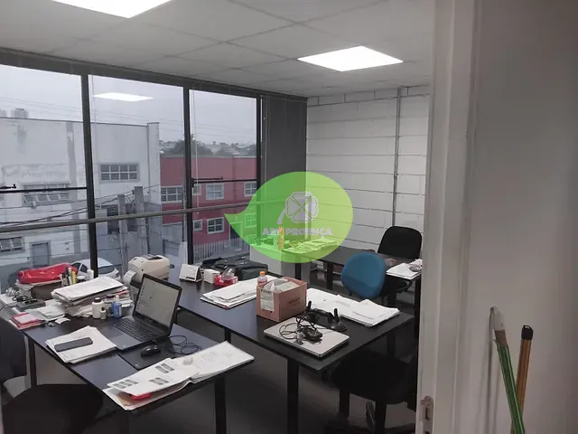 Galpão / Barracão com 240m², à venda, no bairro Jardim Leocádia em Sorocaba