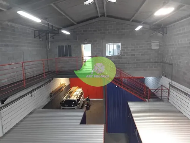 Galpão / Barracão com 240m², à venda, no bairro Jardim Leocádia em Sorocaba