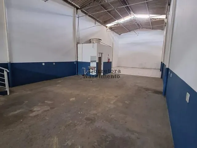 Galpão / Barracão com 196m², para alugar, no bairro Jardim Altos de Santana II em Jacareí