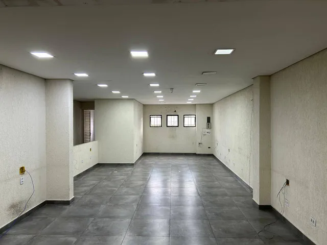 Galpão / Barracão com 437m², à venda ou para alugar, no bairro Vila Anastácio em São Paulo