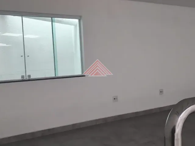 Galpão / Barracão com 350m², para alugar, no bairro Vila Emílio  em Mauá